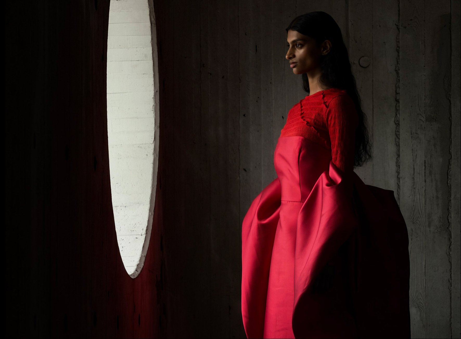 زوم ۸ برابر آیفون ۱۷ پرومکس با لنز تله فوتو (۲۰۰ میلیمتری)